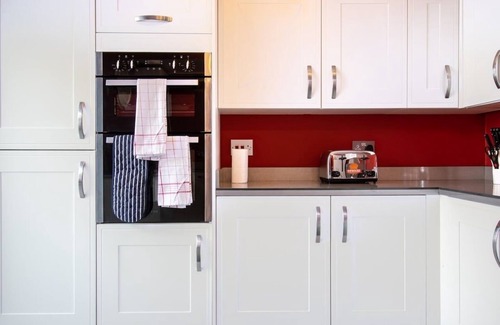 Patchway House | Spacious House w/Game Room in Bristol