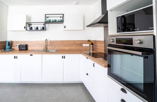 Lavaur House | Spacious house with air conditioning, garden and parking.