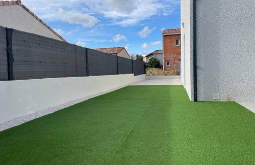 Lavaur House | Spacious house with air conditioning, garden and parking.