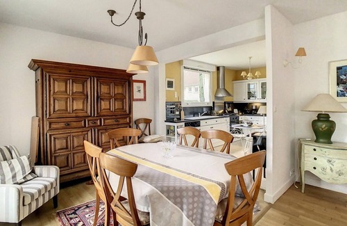 Le Val-Saint-Pere Cottage | Spacious house with garden and parking in Avranches