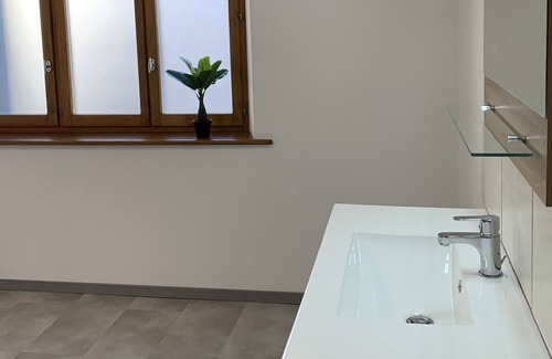 Vittel House | Spacious house with garden, bordered by the village stream