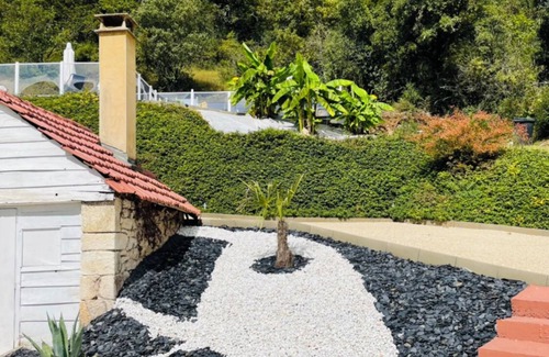 Carlux House | Spacious house with heated pool