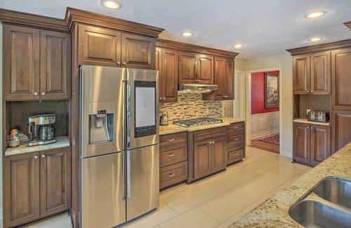 Clear Lake City House | Spacious Houston Home, Day Trip to Galveston!