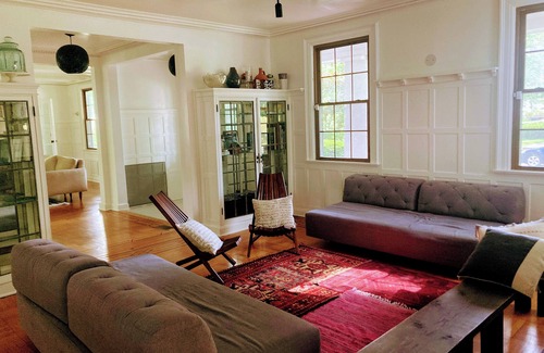 North Side House | Spacious, Immaculate, Historic 6-bedroom home minutes from NYC