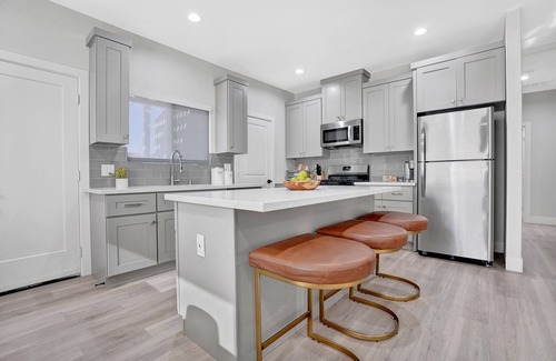 Fullerton House | Spacious & Immaculate Disney Vacation Home 3br/2ba