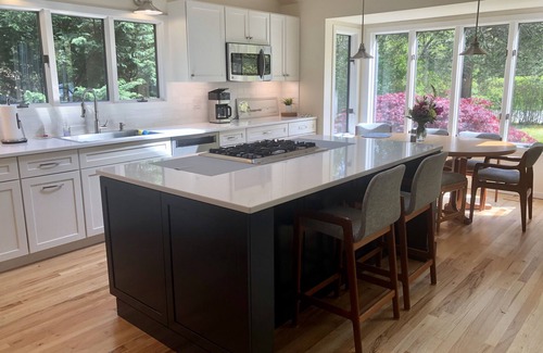 Sag Harbor House | Spacious, immaculate 5 BR, 4 Bath Home w/Bay and Sunset Views, Family-friendly