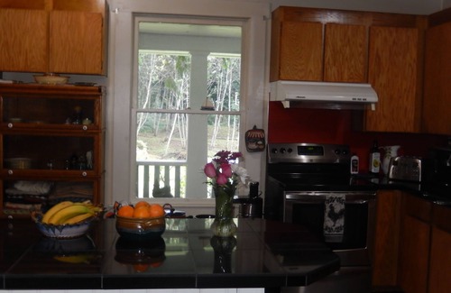 Ashford House | Spacious Inn: 3 Suites (each with bthrm), Living & Dining Rm, Kitchen, Hottub