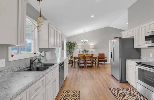 Jamestown House | Spacious Jamestown Retreat – 3 Bedrooms, 2 Baths, Near Outdoor Adventures