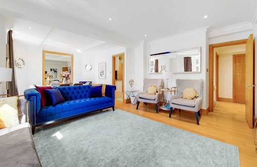Knightsbridge Condo | Spacious Knightsbridge Apartment Near Harrods