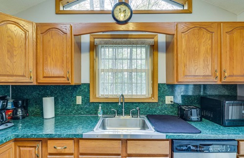 Wallenpaupauk Lake Estates House | Spacious Lake Ariel Home w/ Deer Lake Beach Access