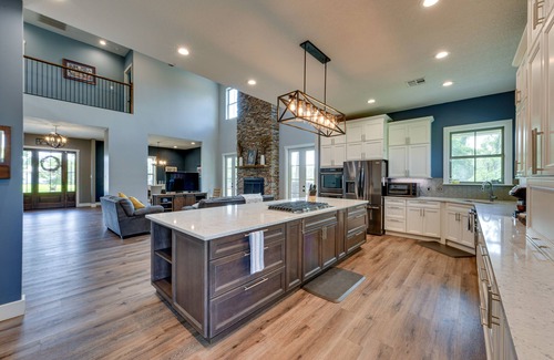 Prien House | Spacious Lake Charles Craftsman - Pet Friendly!
