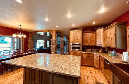 Island Park House | Spacious lake front property close to Yellowstone - Shenandoah Family Retreat