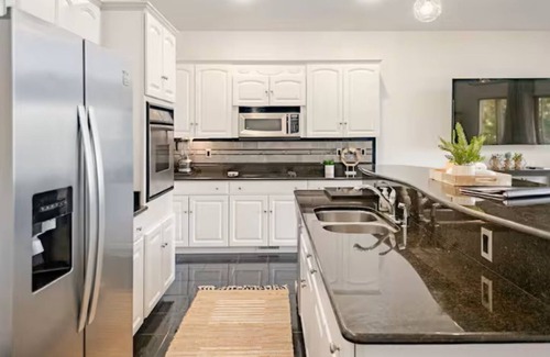 Piney House | Spacious Lake Hamilton House with Pool and Hot Tub!