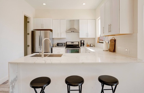 Park Central House | Spacious Lake Highland Townhome W/Pool!