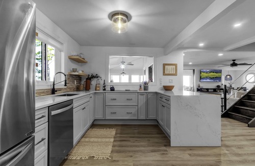 Youngstown Cottage | Spacious Lake Home With Stunning Views