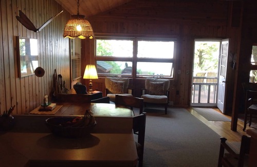 Pentwater Cottage | Spacious Lake Michigan Lakefront Cottage