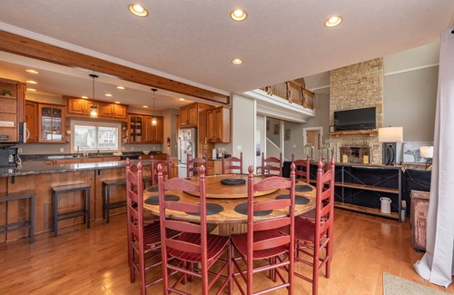 Waterfront Greens House | Spacious Lake Retreat w/Hot Tub & Fireplace