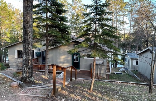 Minong Cabin | Spacious lakefront cabin on beautiful sand bottom Leader Lake.