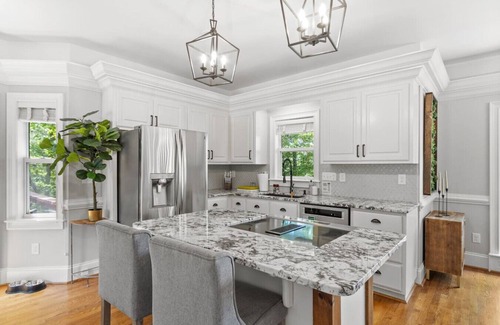 Berea Apartment | Spacious Lakefront *Gem* Pet & Family Friendly