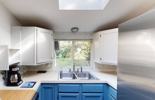 Farwell House | Spacious lakefront house with private dock, wifi + kayaks