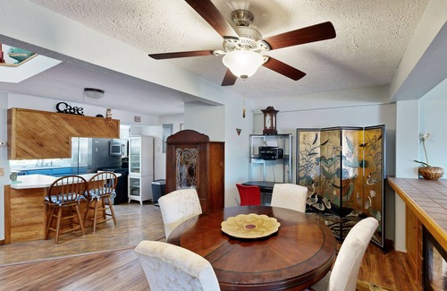 Farwell House | Spacious lakefront house with private dock, wifi + kayaks