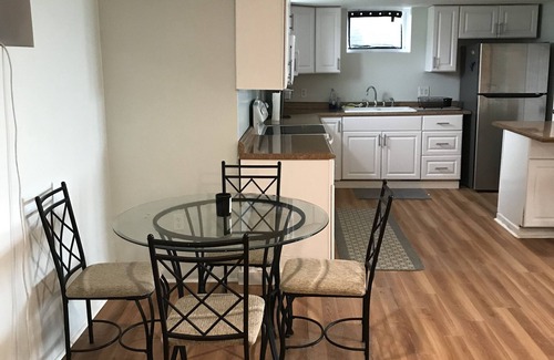 Cayuga House | Spacious Lakehouse on Cayuga Lake with bonus efficiency apartment, great rates!