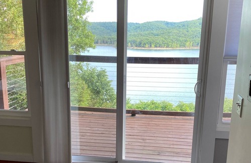Jenkins Cottage | Spacious lakehouse with amazing views of beautiful Table Rock lake!