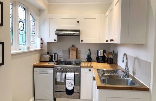 Southfield Apartment | Spacious, light 2 bed flat - great location in heart of Chiswick