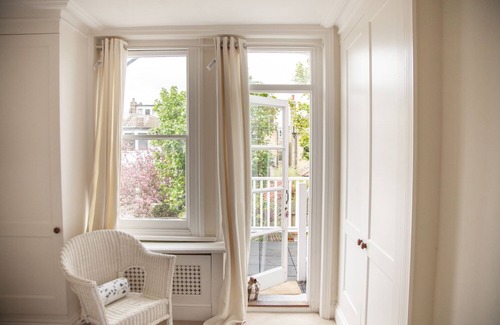 Southfield Apartment | Spacious, light 2 bed flat - great location in heart of Chiswick