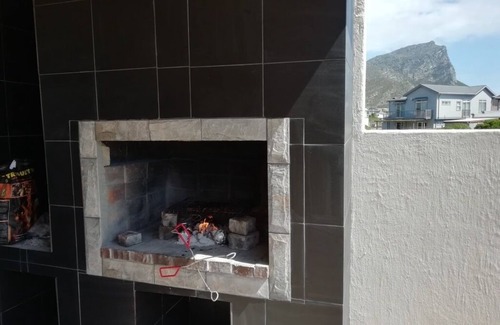 Pringle Bay House | Spacious, Light and Ideally Located -100 m to Beach,1h to Cape Town,South Africa