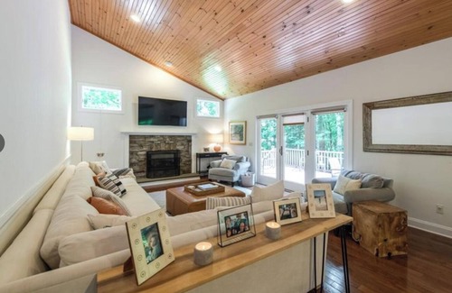 Rhinebeck Village Business District House | Spacious Light-filled Retreat Like Home in the Heart of Rhinebeck