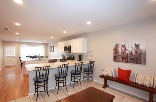 Lewisville House | Spacious Living, BBQ, Minutes to DFW Airport, Sleep 16