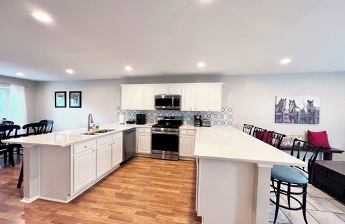 Lewisville House | Spacious Living, BBQ, Minutes to DFW Airport, Sleep 16