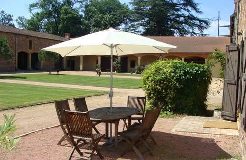 Parigny Cottage | Spacious lodge with leisure and 80 ha park, pets allowed