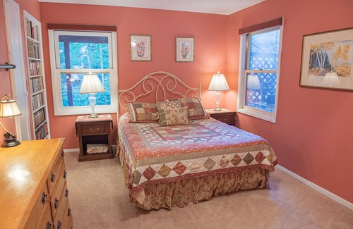 Dolores House | Spacious Lodge with Spectacular Views and Nearby Attractions