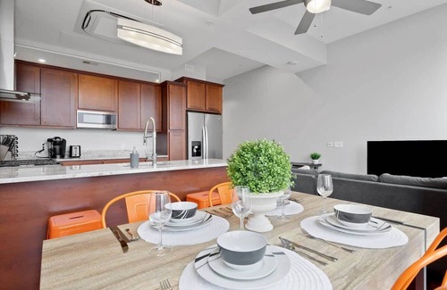 Downtown Pittsburgh House | Spacious Loft Downtown | Free Parking | Gym | View