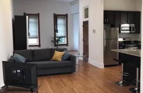 West Town Apartment | Spacious loft in the heart of West Town, Noble Square Chicago