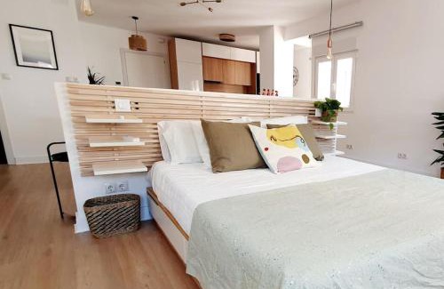 La Victoria Apartment | Spacious Loft, Parking Free M
