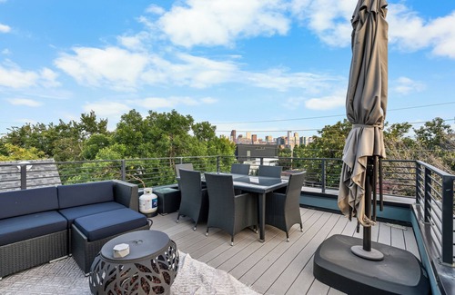 Highland House | Spacious LoHi Home With Denver Skyline Rooftop Views