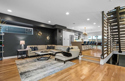 Highland House | Spacious LoHi Home With Denver Skyline Rooftop Views