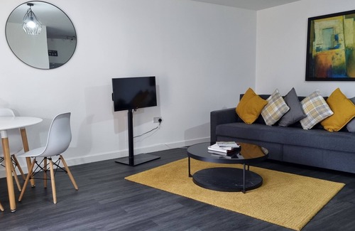 Leytonstone Apartment | Spacious London Apartment, 5mins from metro