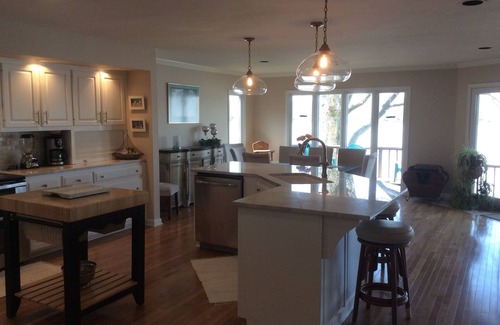 Prospect House | Spacious Louisville riverfront retreat, gorgeous fall view, Bourbon Trail.