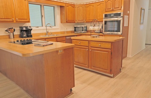 Fellowship House | Spacious & Lovely 4-BR Home Minutes to WEC, HITS