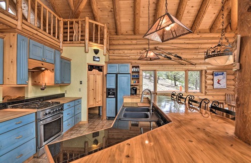 Villa Grove Cabin | Spacious, Luxe Cabin w/Mtn Views, Sauna & More!