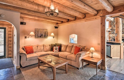 Villa Grove Cabin | Spacious, Luxe Cabin w/Mtn Views, Sauna & More!