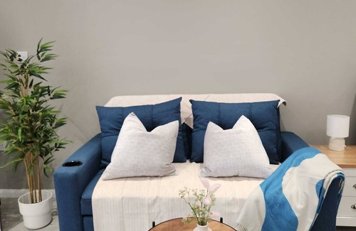 Grays House | Spacious Luxe Suite – New Build