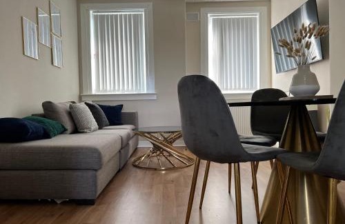 Dysart Apartment | Spacious Luxury 3 Bedroom Flat in Kirkcaldy, Fife