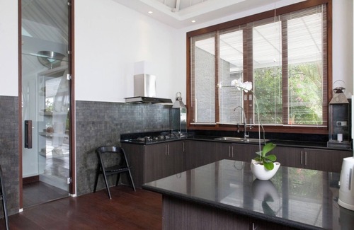 Padonan Villa | Spacious, Luxury 7BR Villa, Canggu - Near Splash Waterpark!