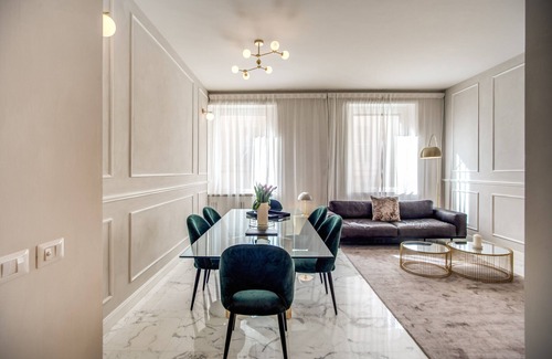 Rione VII Regola Apartment | Spacious Luxury Family Home - 6 AC/WIFI/Heating/Elevator