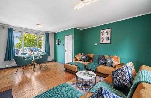 Bristol House | Spacious Luxury Free Parking